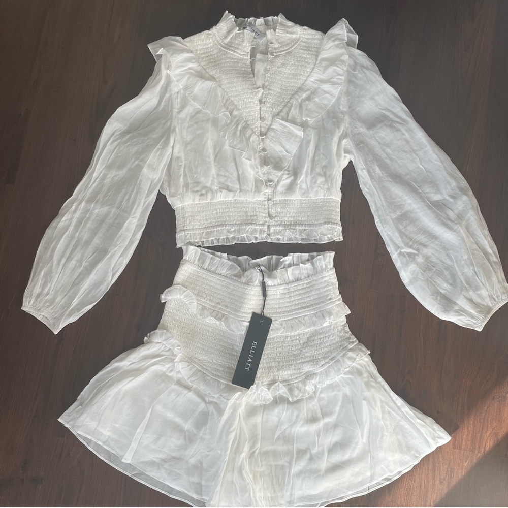 Elliatt Hama set in white size L bloused sleeves with elastic cuffs & waistband. - Picture 2 of 8